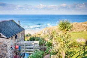 Girl Annie, Cornish Cottage With Superb Sea Views & Garden, By Beach